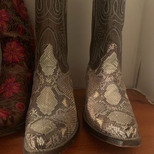 Western Boots worn once. Beautiful light turquoise snake skin .